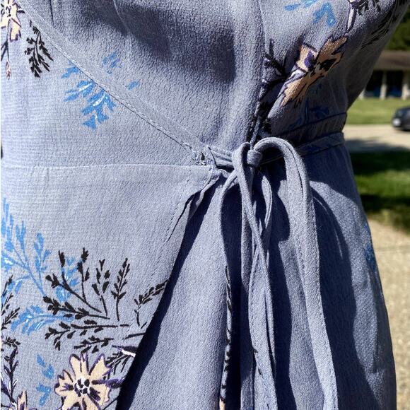 ASTR Gwyn Maxi Wrap Dress Blue Floral Women's Large ACDR94222 - Picture 11 of 15
